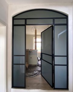 Stahl-Loft-Tür mit blickdichter Verglasung "oceangrey"